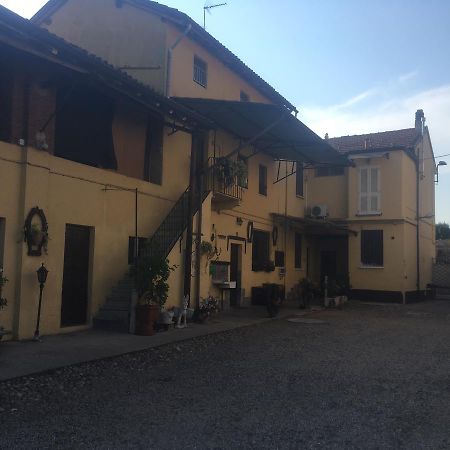Ferienwohnung Yoghi & Bubu Gambolò Exterior foto